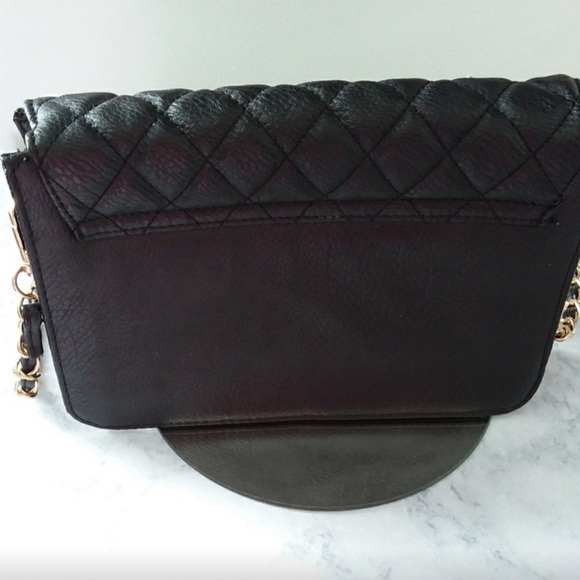Charlotte Russe Black Quilt Pebbled Faux Leather Bag Gold Detachable Chain Strap - Picture 3 of 11